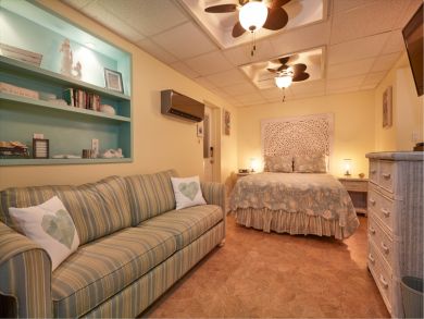 Lovely Cottage Captiva Around 300ft to the Beach